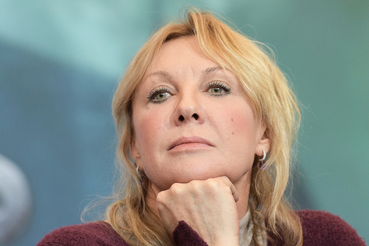    Спустя пару лет Яковлева ушла в Театр имени М.Н. Ермоловой, но, прослужив в нём три года, вернулась в «Современник». Во второй раз она покинула театр в 2011-м, однако впоследствии выступала там как приглашённая актриса. Сегодня её можно увидеть в постановках театров имени Пушкина, Моссовета и ЦДР / РИА Новости