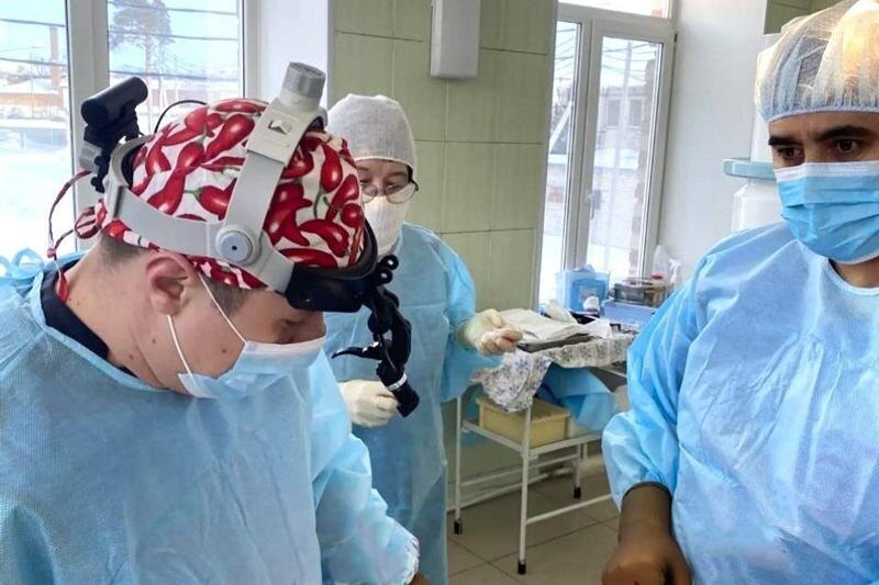    Telegram-канал «Здоровье уральцев» / Хирурги во время операции