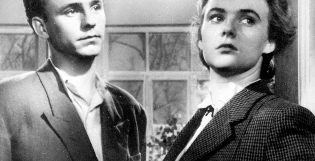 Даже интересно, а в какой-нибудь известной картине талантливый Николай Рыбников не возмущался своей экранной партнёршей?