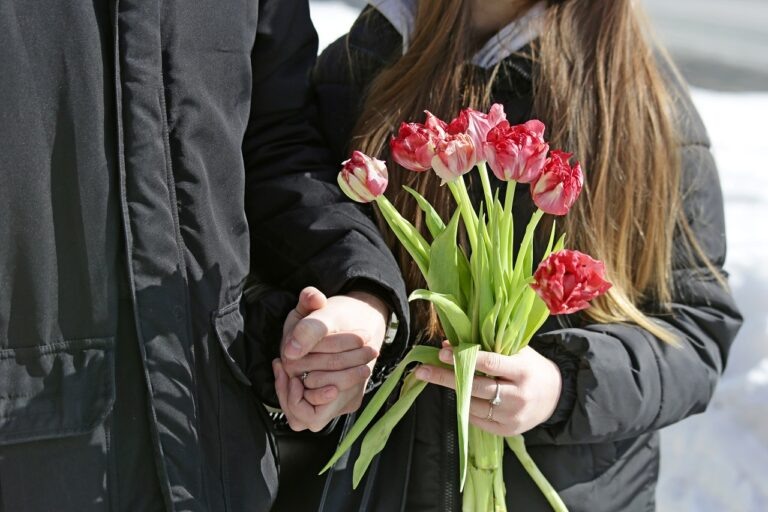    Оренбурженки назвали желаемые и реальные подарки на 8 Марта Оренбуржье