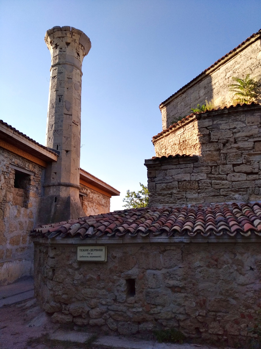 Один из трех древнейших Текие в мире.