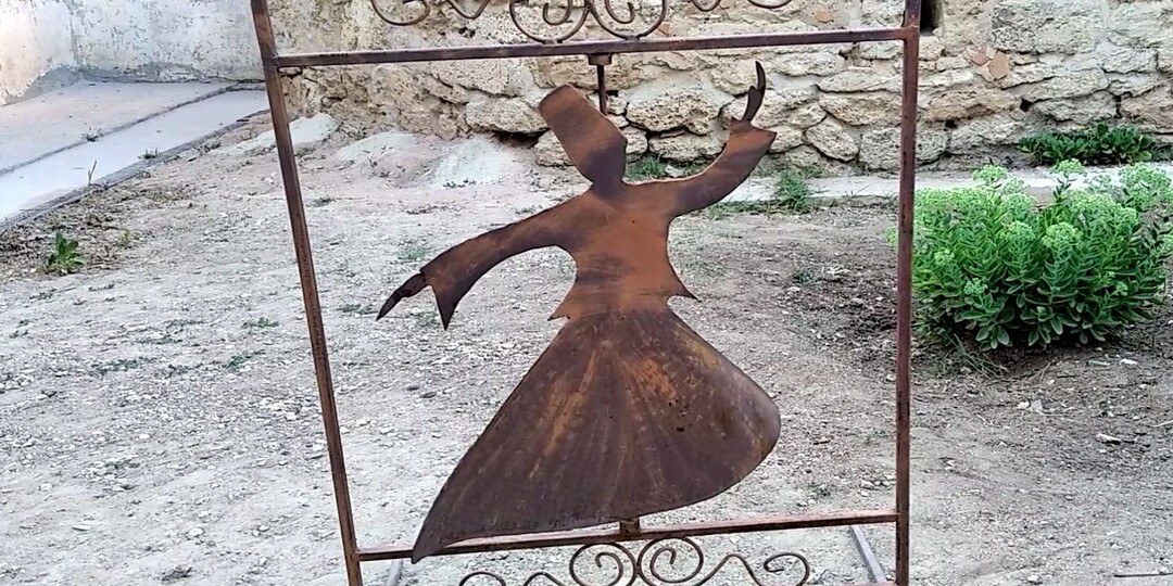 В миру, но не от мира: парадокс крымских дервишей, познавших Бога через танец