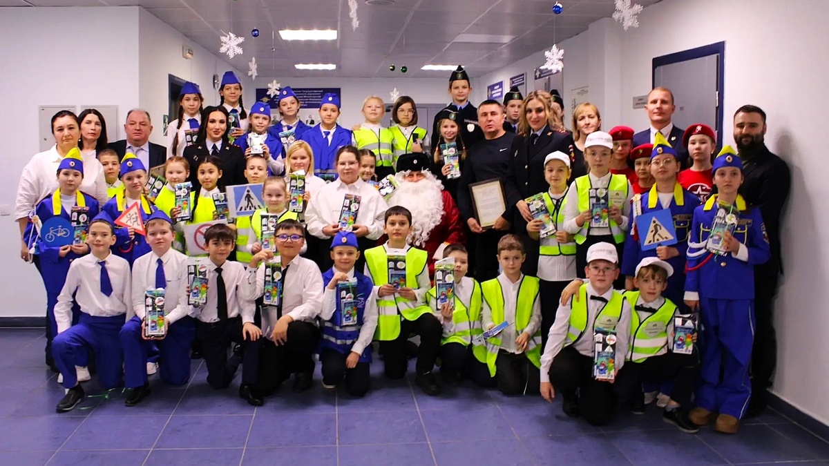    52 года на страже безопасности дорог: ЮИДовцы Югры отмечают годовщину со дня основания движения