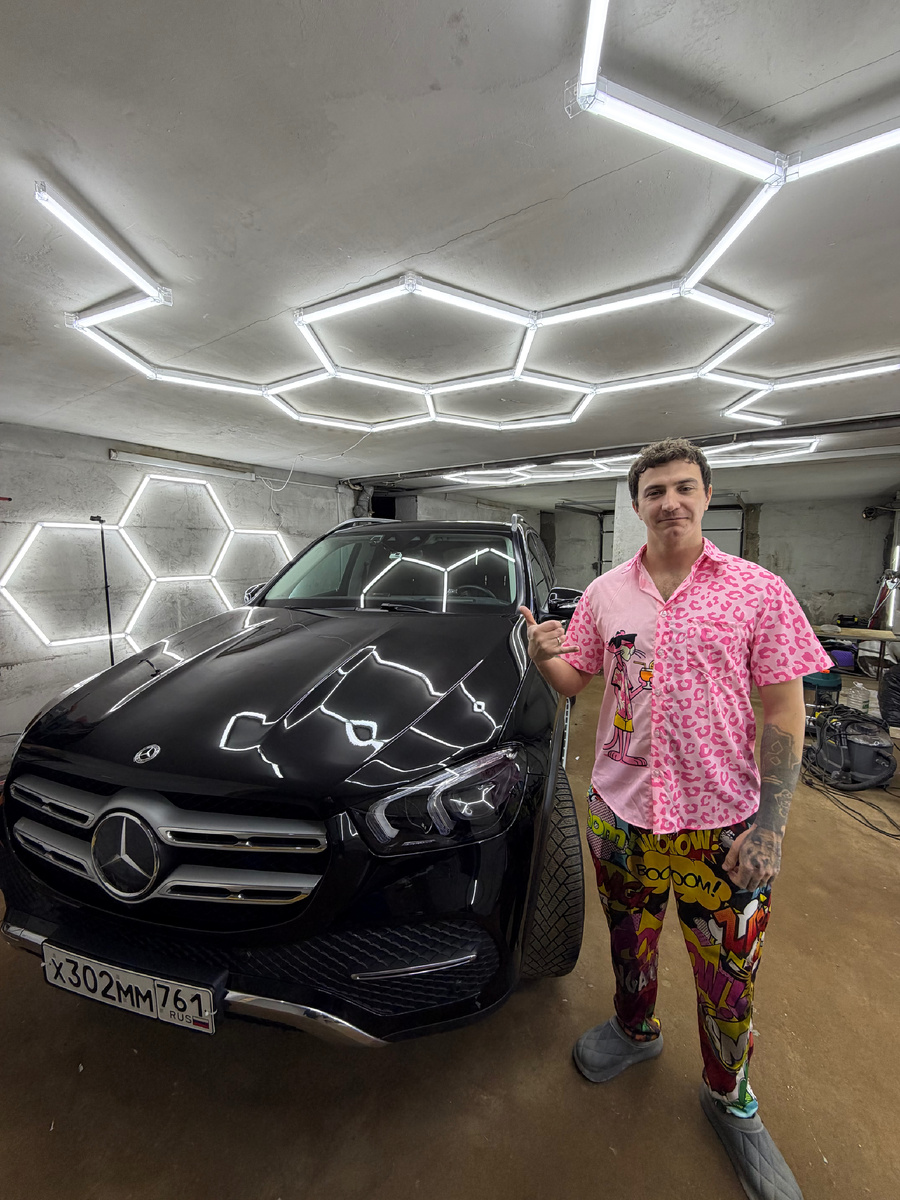 Сказал будь добр держать , срок качество и не торопится 