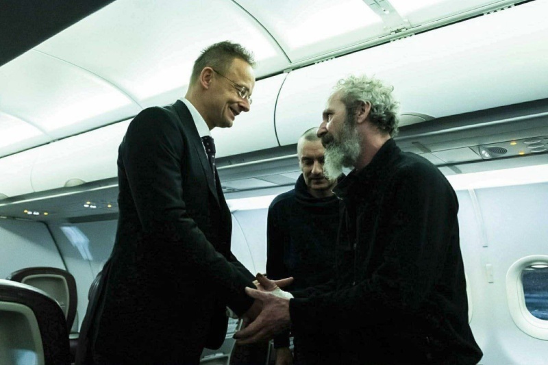    Сийярто увёз из Москвы закарпатских венгров, попавших в плен, и гарантии поставок нефти и газа по прежним ценам