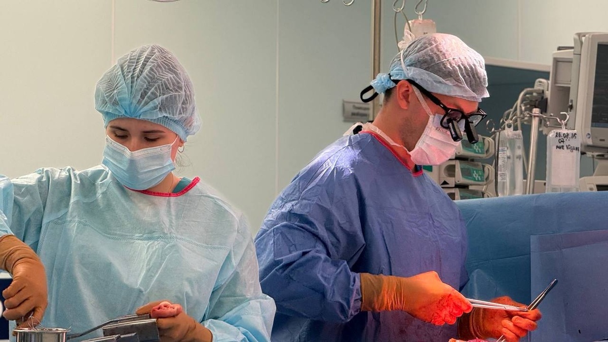    Югорские врачи удалили пациенту щитовидную железу, чтобы спасти сердце