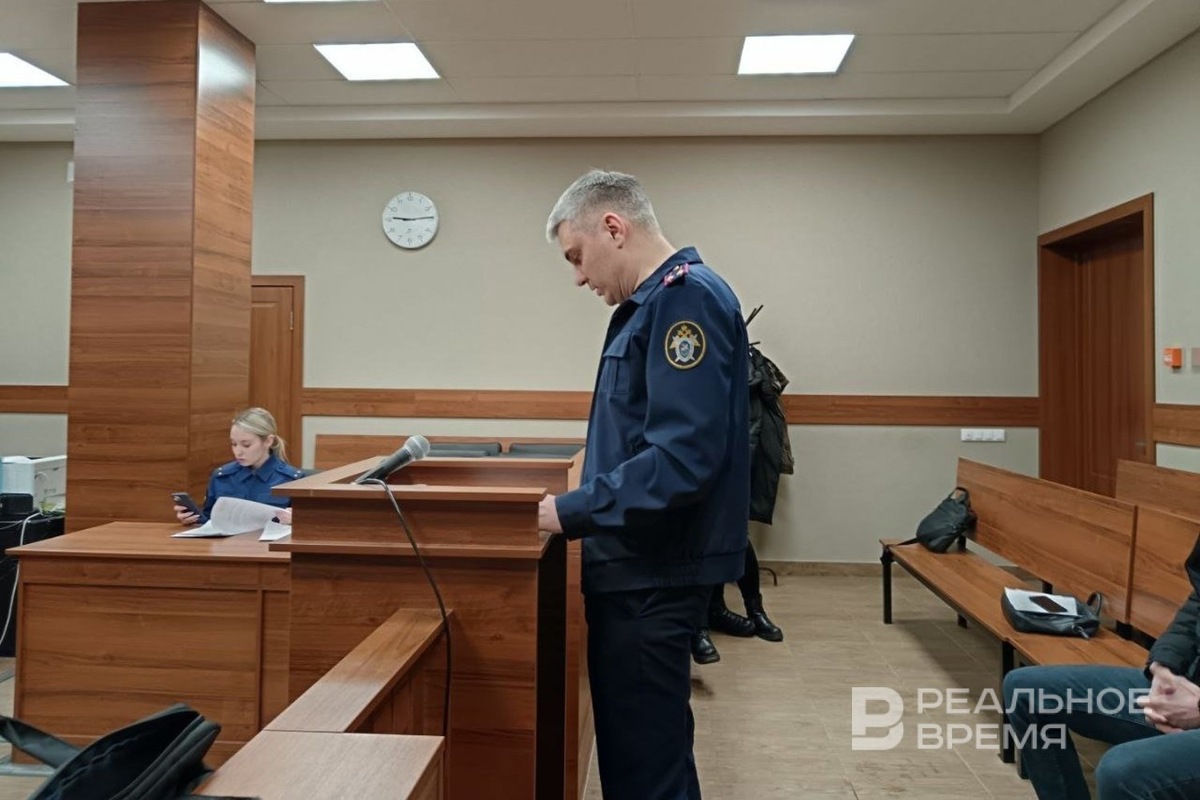    Следователь Алмаз Хайруллин и помощник прокурора Диана Колесова. Ирина Плотникова / realnoevremya.ru