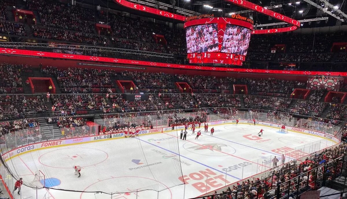 Полные трибуны омской «G-Drive Арены». Фото: vesti-omsk.ru.