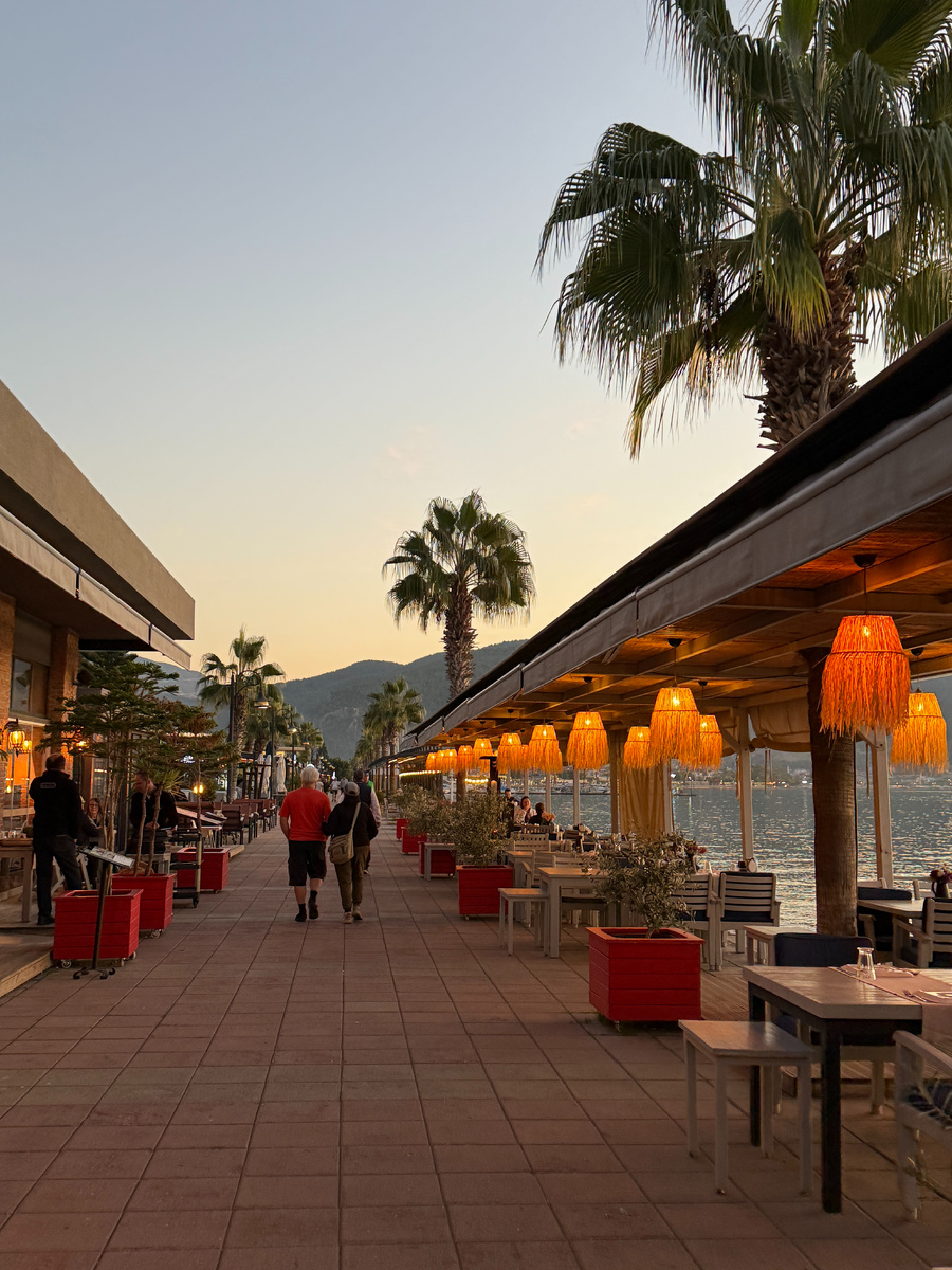 Вечерний променад в Фетхие