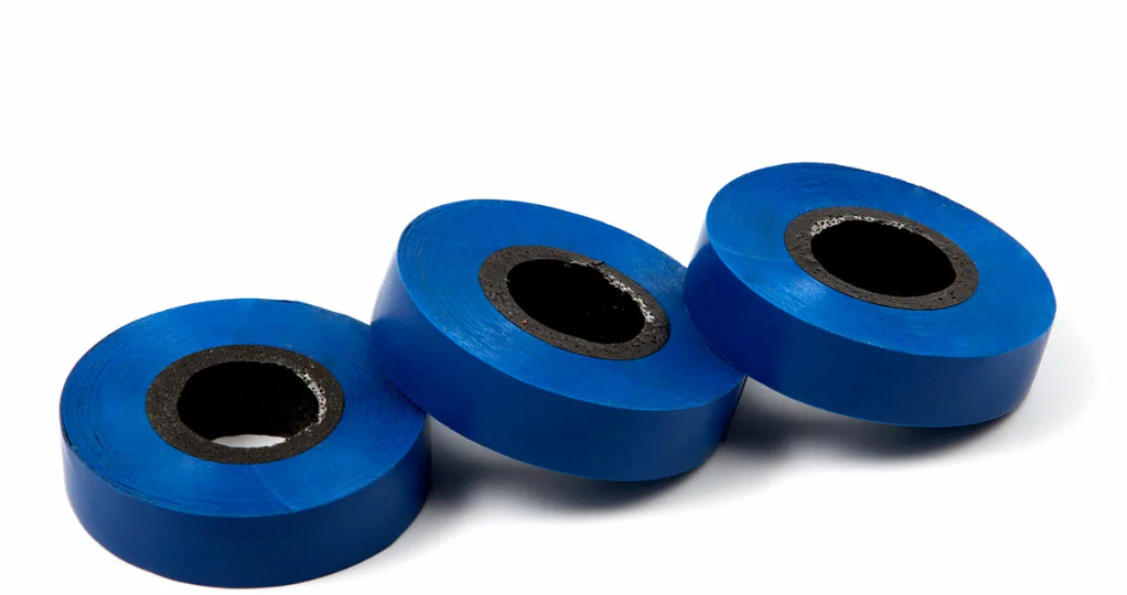 Синяя изолента: почему ею можно починить всё и откуда взялся этот цвет