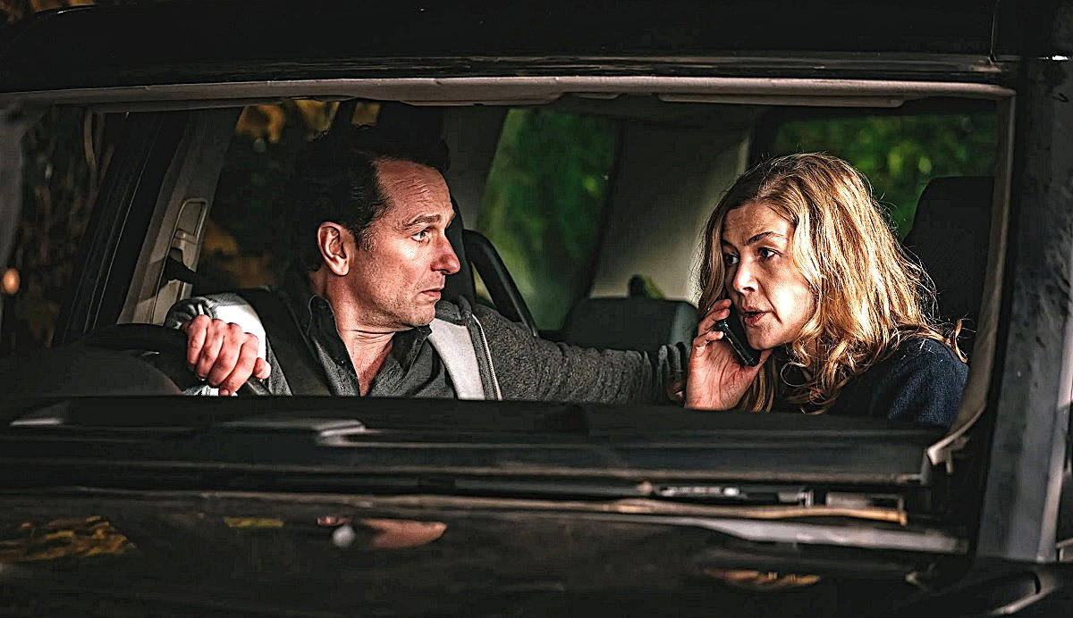 - Алло, кто это? Почему я должна упасть от того, что вы улетаете в Гагры с каким-то Якиным? 