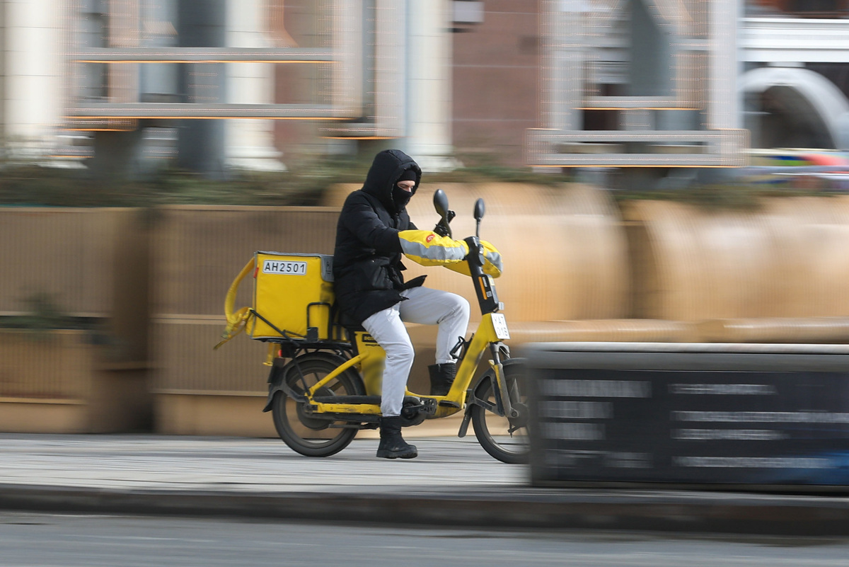    Москва курьер электровелосипед тротуар GLP