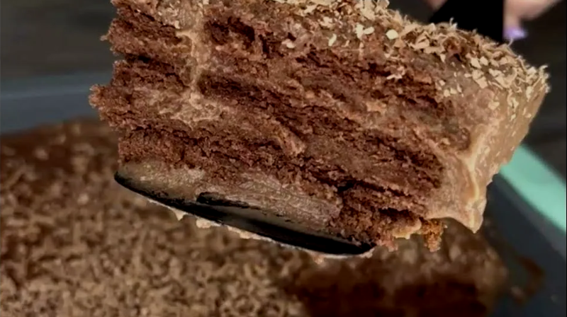 Простой рецепт торта "Прага" из печенья: когда духовка не нужна, а вкус отменный