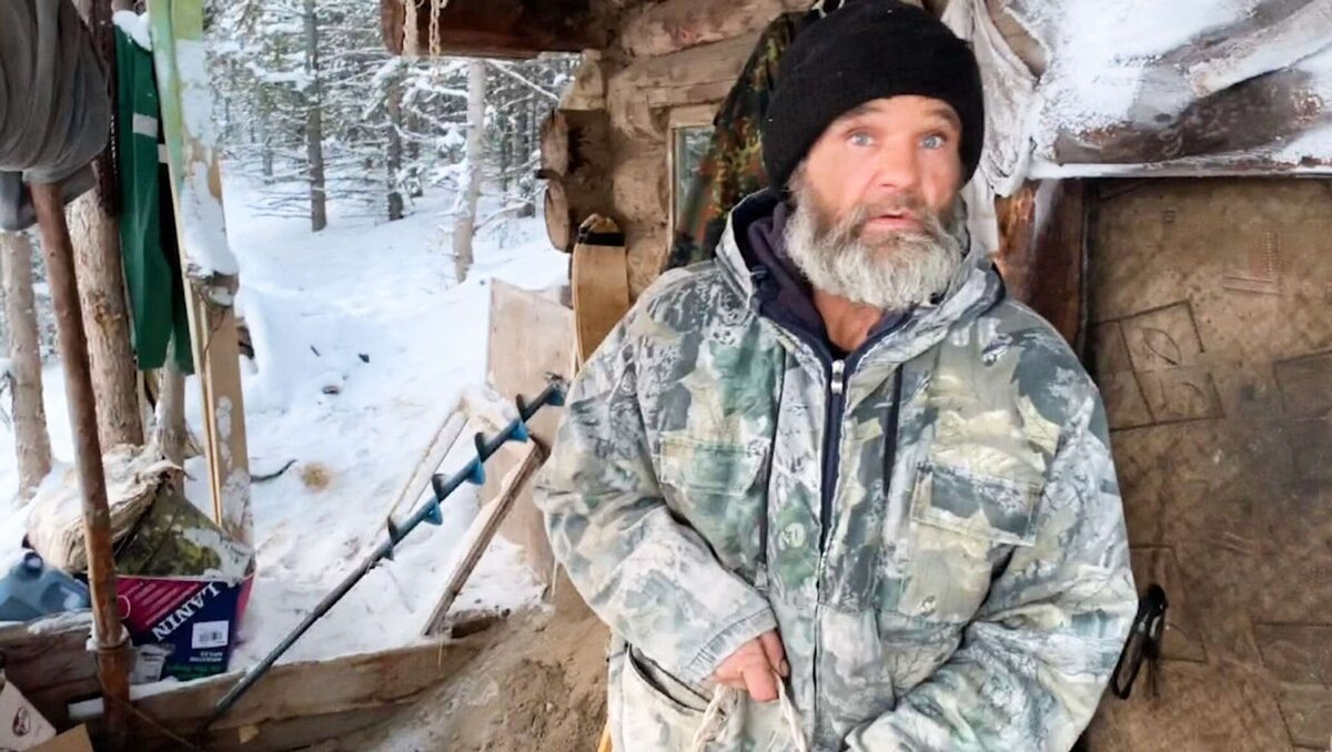 Отшельник Тимофей Меньшиков в своей заимке, источник фото: https://sputnik-abkhazia.ru/
