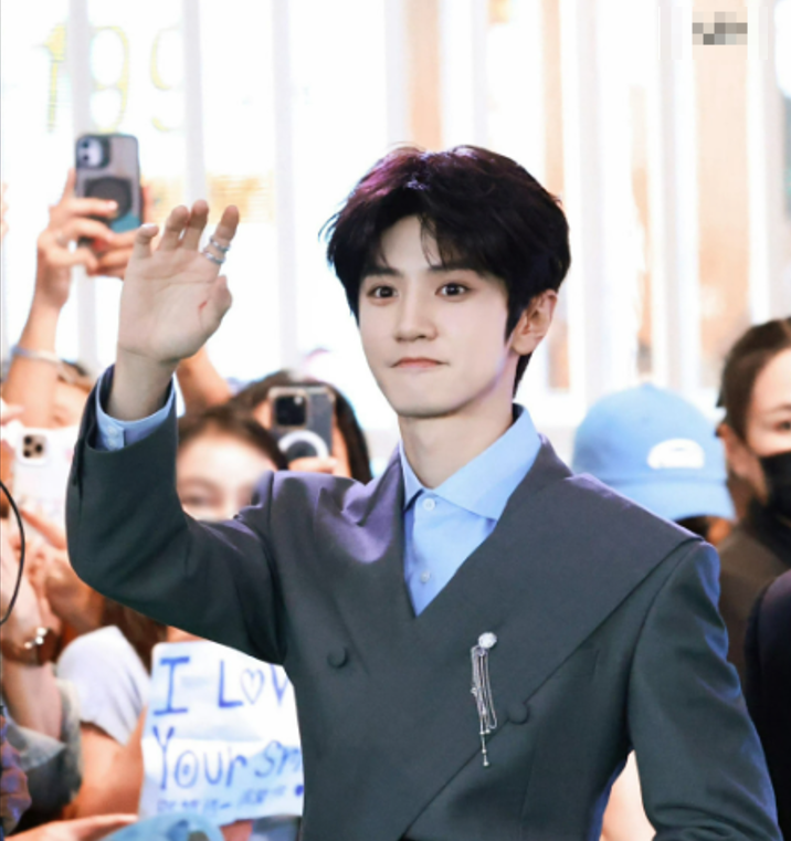 Китайский актер Чэнь Чжэюань.