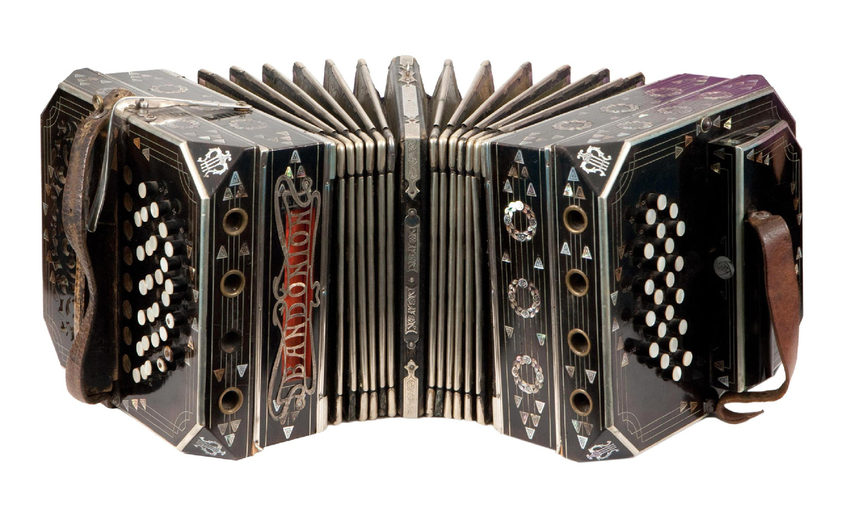 Неизвестный мастер. Бандонеон. Из фондов Российского национального музея музыки.