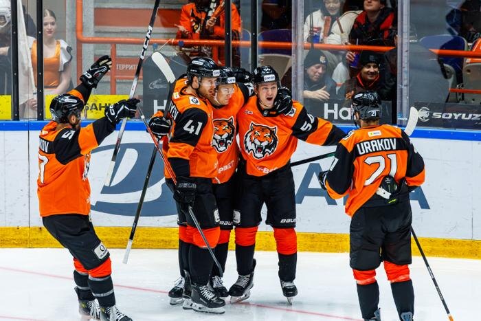 Обложка © ХК «Амур»