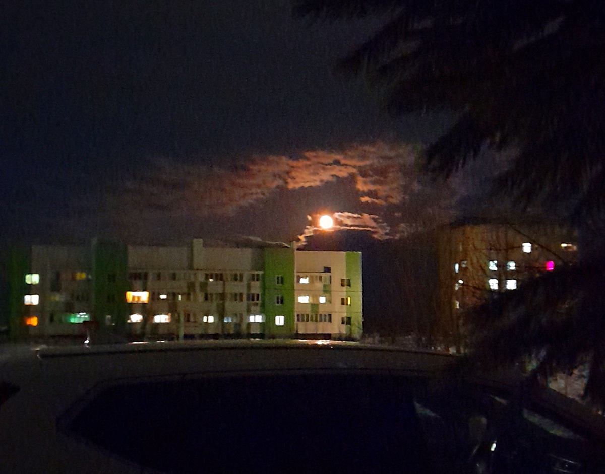 Вечер вчерашний в нашем посёлке