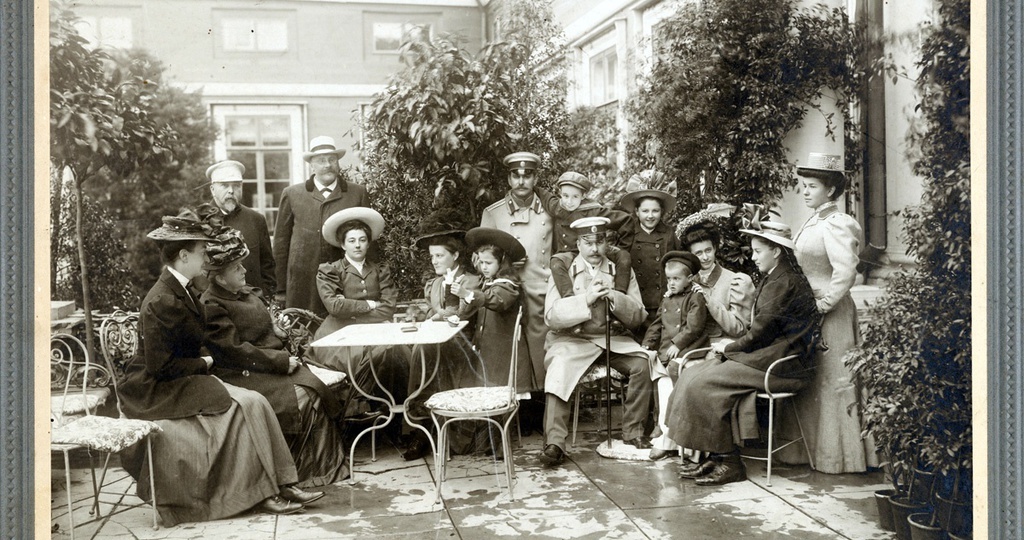 Усадьбы царской России и их обитатели