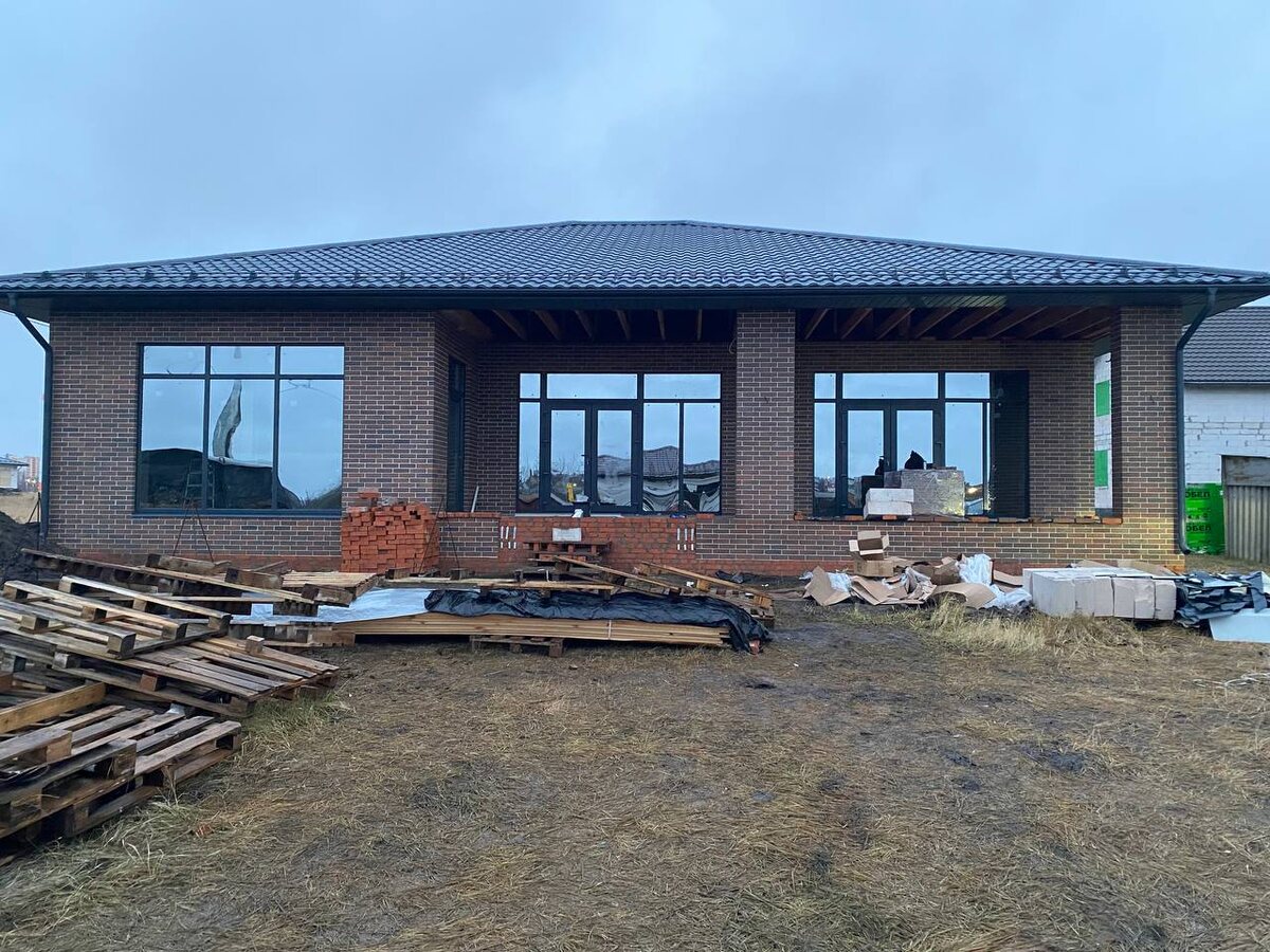 Остекление частного дома на этапе строительства. 