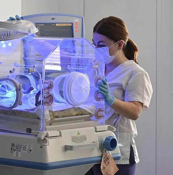 Источник https://национальныепроекты.рф/news/perinatalnyy-tsentr-v-chelyabinske-poluchil-sovremennoe-oborudovanie/ 