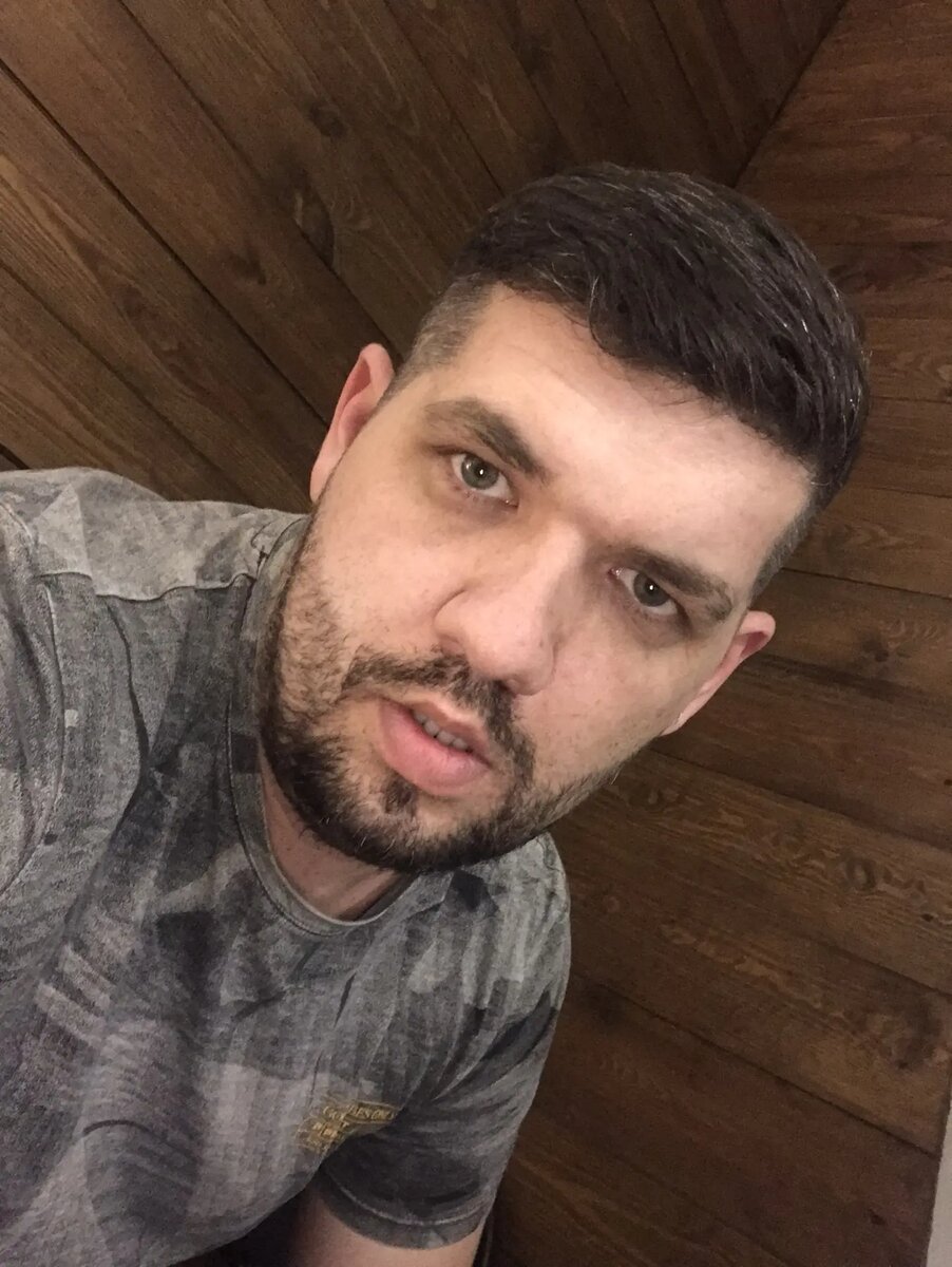 Здесь мне уже 35, буквально вчера сфотался) Через 16 дней уже 36)