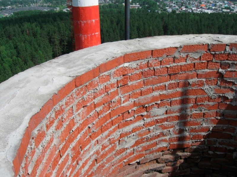 Ремонт оголовка дымовой трубы от компании «Стены и Фасады»