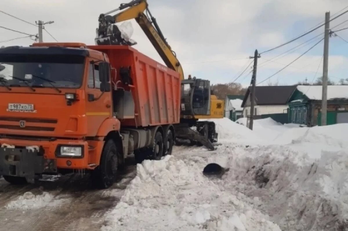    Водоотводные канавы Мостовой очистили от 5050 кубометров снега