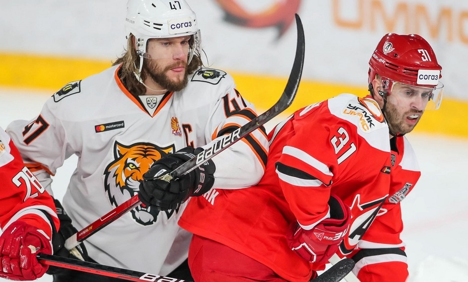    «Амур» в матче КХЛ. Фото: ХК «Автомобилист»