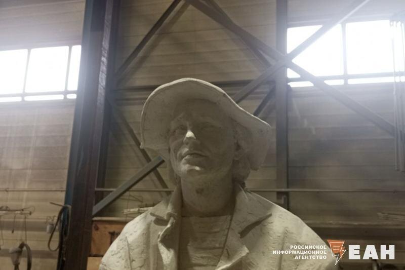    ЕАН. Памятник Алексею Балабанову