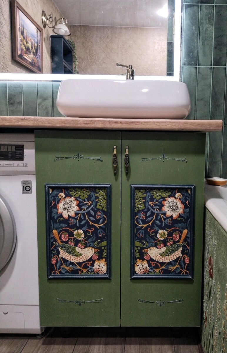 Комплект для ванной комнаты в стиле Прованс по мотивам У Морриса
 © https://www.livemaster.ru/item/56501212-dlya-doma-i-interera-komplekt-dlya-vannoj-komnaty-v-stile-pro