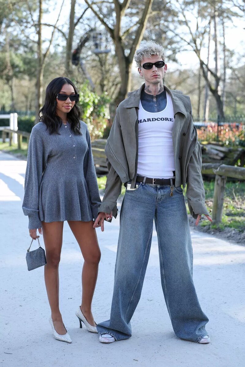 MGK с дочкой📷
