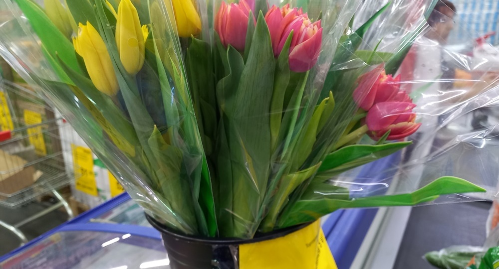 Магазин Светофор накануне 8 марта. Товарами заставлен. Какие новинки завезли и что берем, а на что даже помотреть не возможно