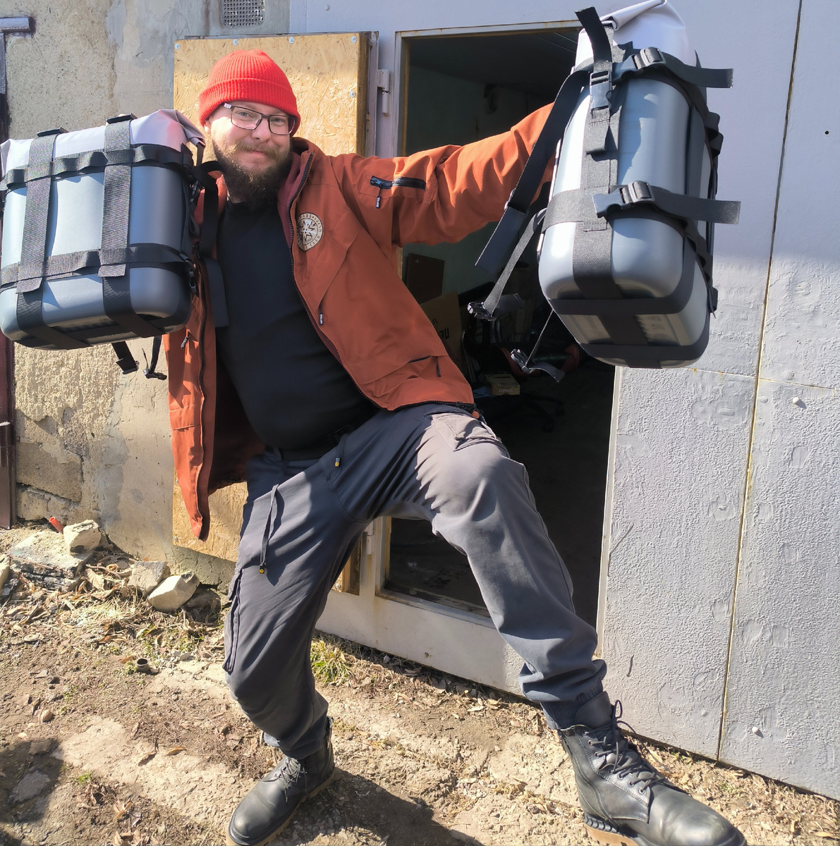 Евгений, счастливый изготовитель кофров