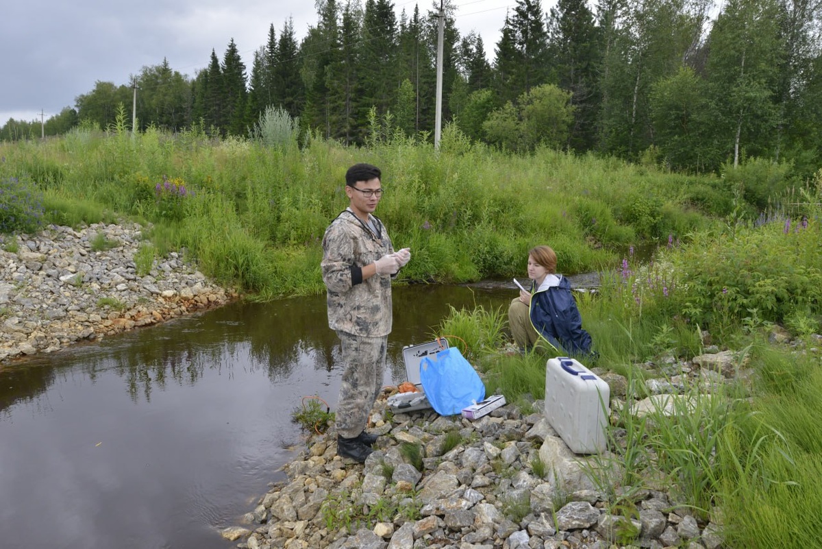 Отбор проб в малых реках
Фото: БиоГеоКлим