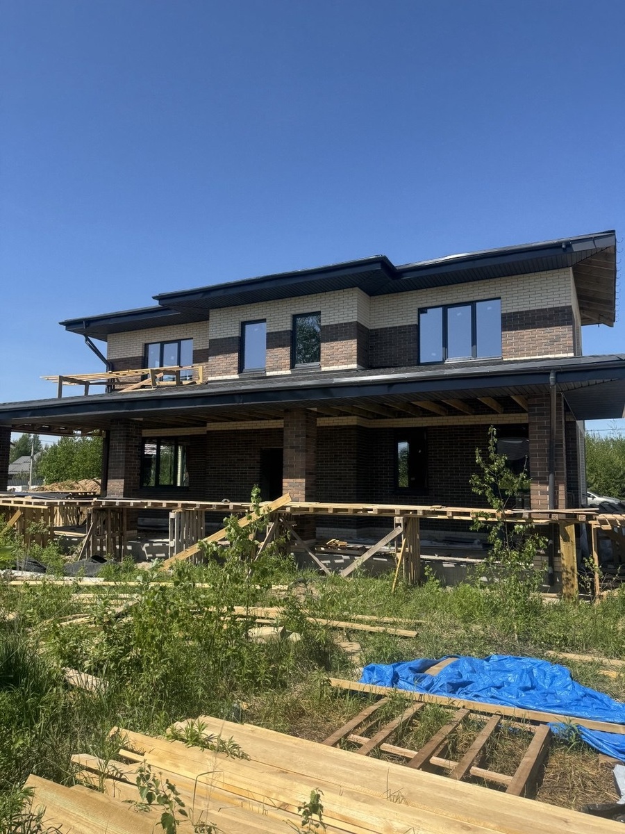 Остекление современного коттеджа в Старом Осколе. 