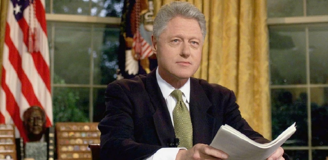 Президентом США в 1993-2001 гг., облегчившим жизнь Норьеги в тюрьме Флориды и вернувшим (с 2000 г.) канал Панаме, был ДЕМОКРАТ Билл Клинтон. (Яндекс Картинки - history.com)
