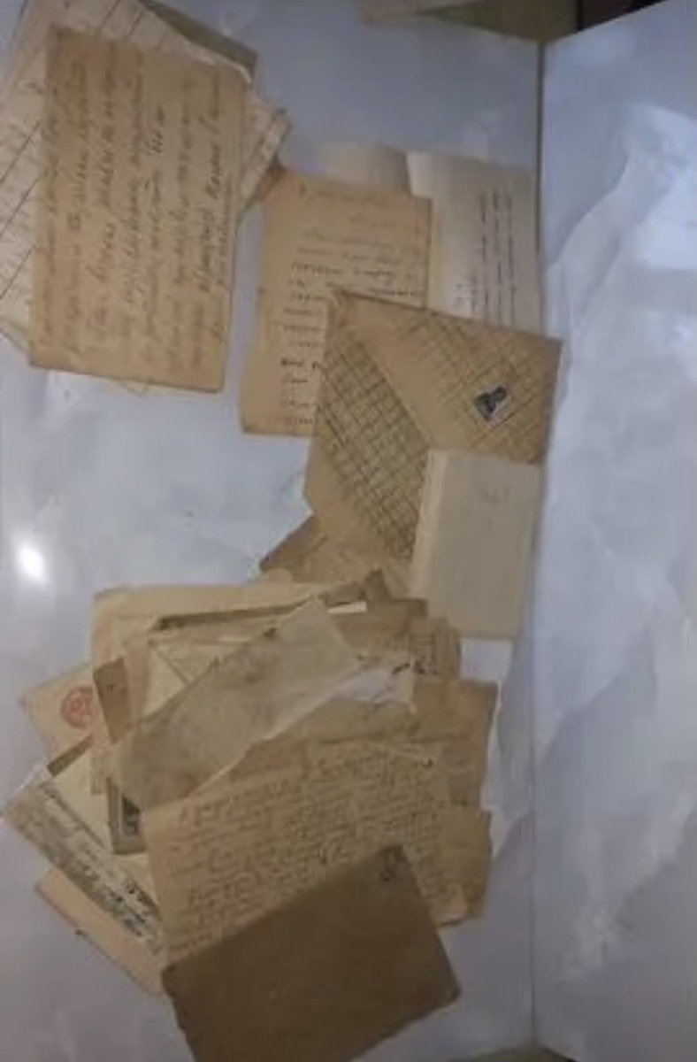 В плохом состоянии, чердак протека лет 50