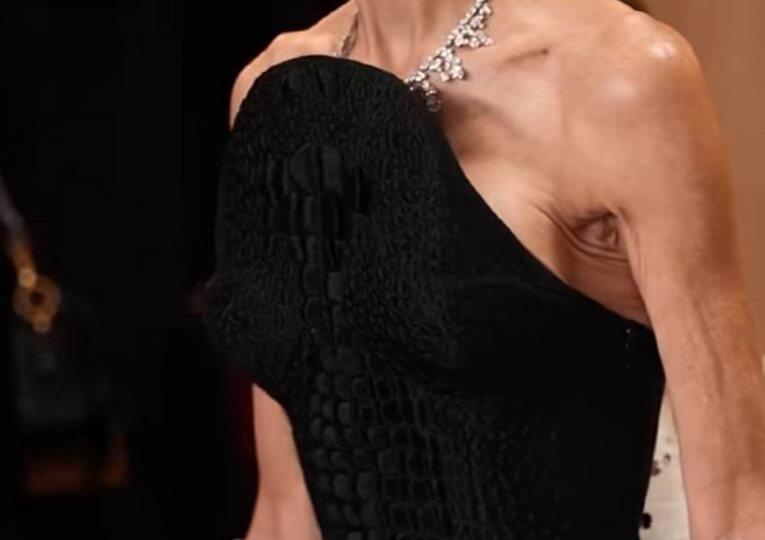 Деми Мур напугала фанатов своей худобой на красной дорожке