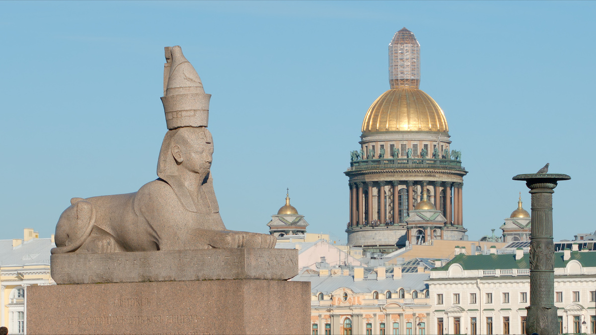 Египетский сфинкс в Санкт-Петербурге. Источник: Shutterstock