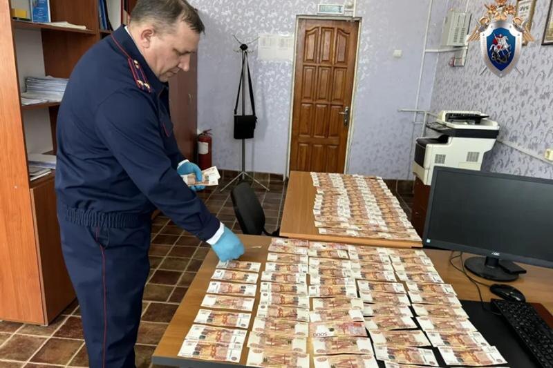    СУ СК по Оренбургской области / Переданная пограничнику взятка