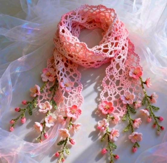 Весенние вязаные аксессуары: ажурные шарфики, палантины, шали