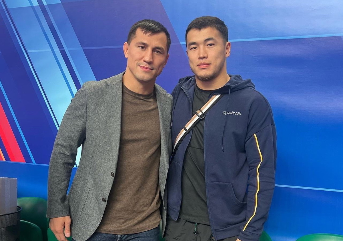    Спортсмены ранее уже тренировались вместе в Москве и в горах Кабардино-Балкарии. Также Акжол Махмудов прилетал в Новосибирск посмотреть на юношеский турнир по греко-римской борьбе «Сила традиций».