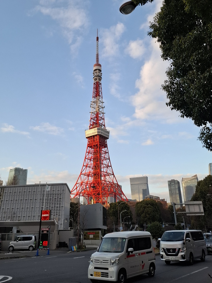 Телевизионная башня ‒ Токио Tokyo Tower. Фото автора