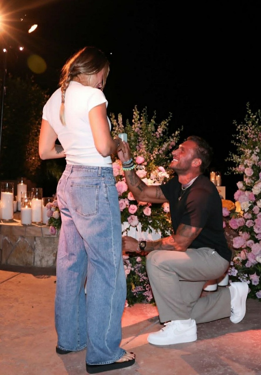    Арина стала невестой Георгиоса. Фото: кадр видео, социальные сети Арины Соболенко