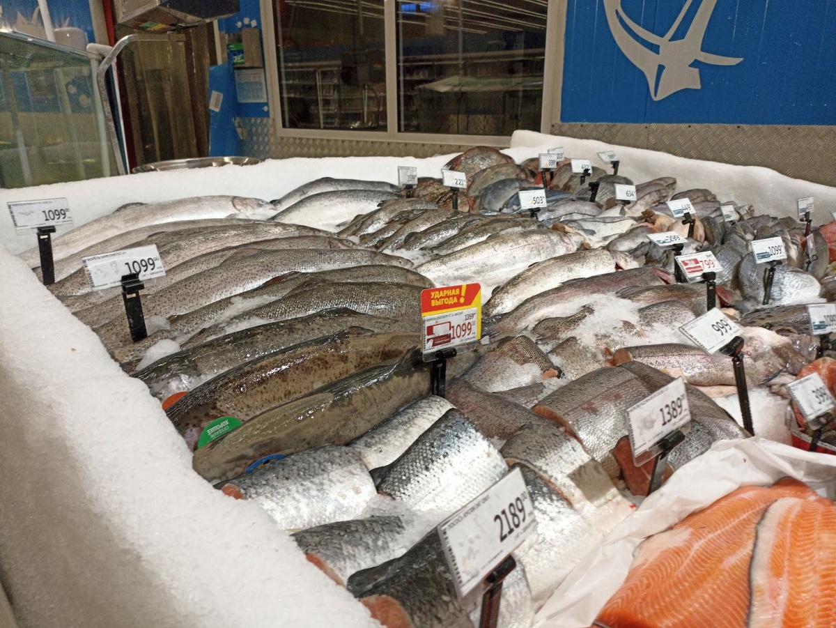 Маркировка не требует обязательной индивидуальной упаковки для рыбы, продаваемой на вес, объяснили в пресс-службе оператора «Честный знак».  Фото: Фото: ФедералПресс / Татьяна Буторина