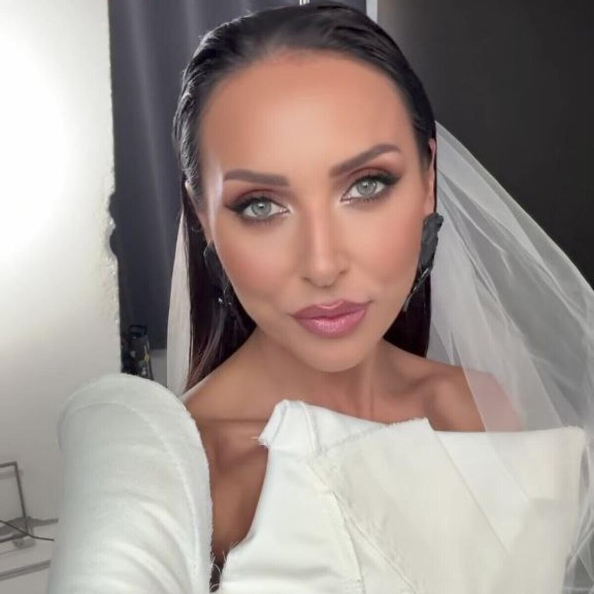    Певица Алсу Социальные сети