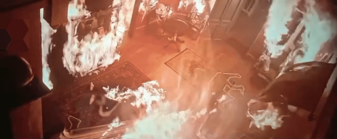 На бедную Мэдисон ещё и горящая люстра упадёт