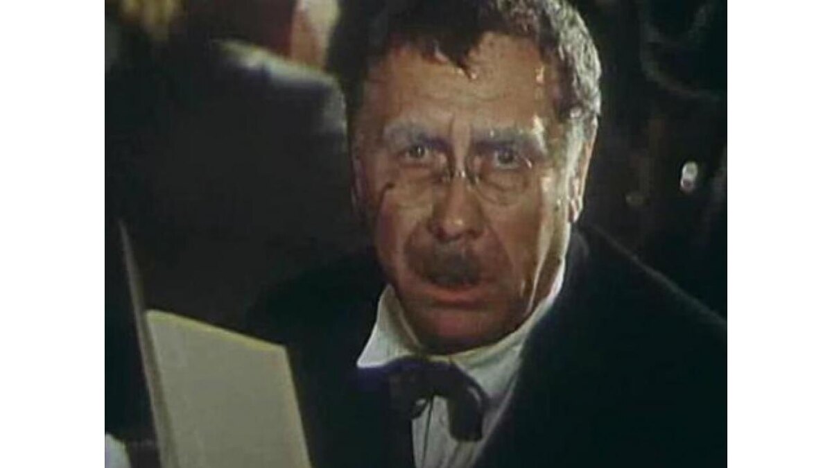 Вот, смотришь на фото, и даже интонацию вспоминаешь! Шедевр! 