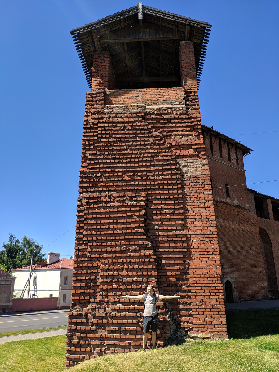 Мотайте блок фото кнопкой справа